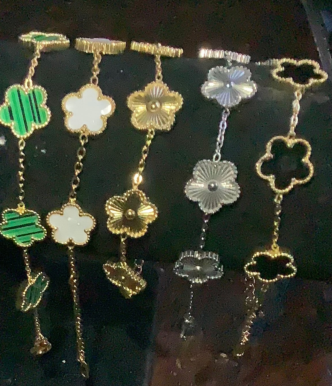 5  Clover Bracelets Collection